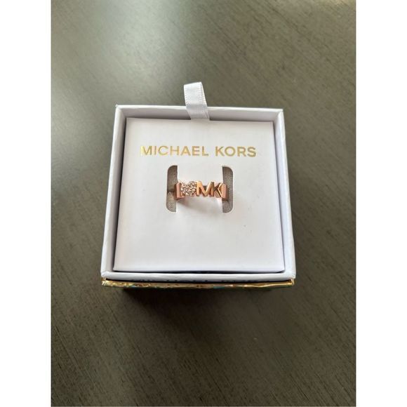 Michael Kors Ring Size 6 New in Box - Picture 1 of 3
